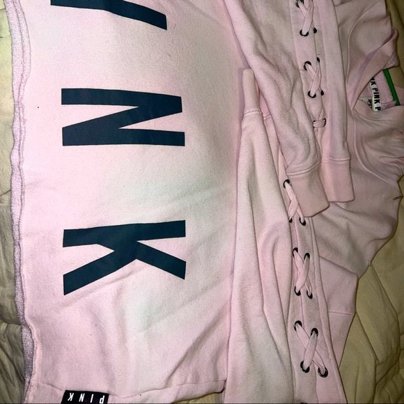 Soft light pink Victoria secret PINK cropped sweatshirt - Picture 1 of 3